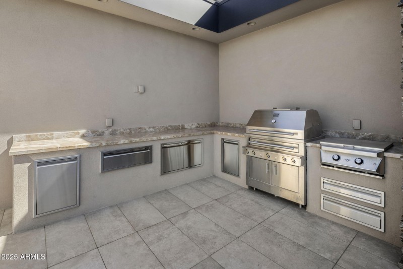 9180 E HAPPY HOLLOW DR