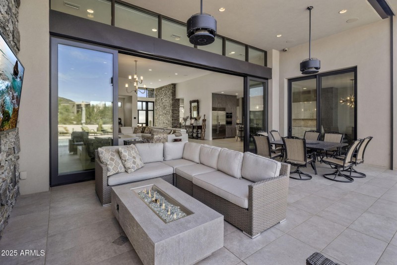 9180 E HAPPY HOLLOW DR