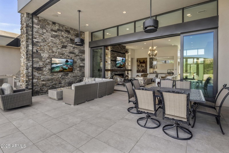 9180 E HAPPY HOLLOW DR