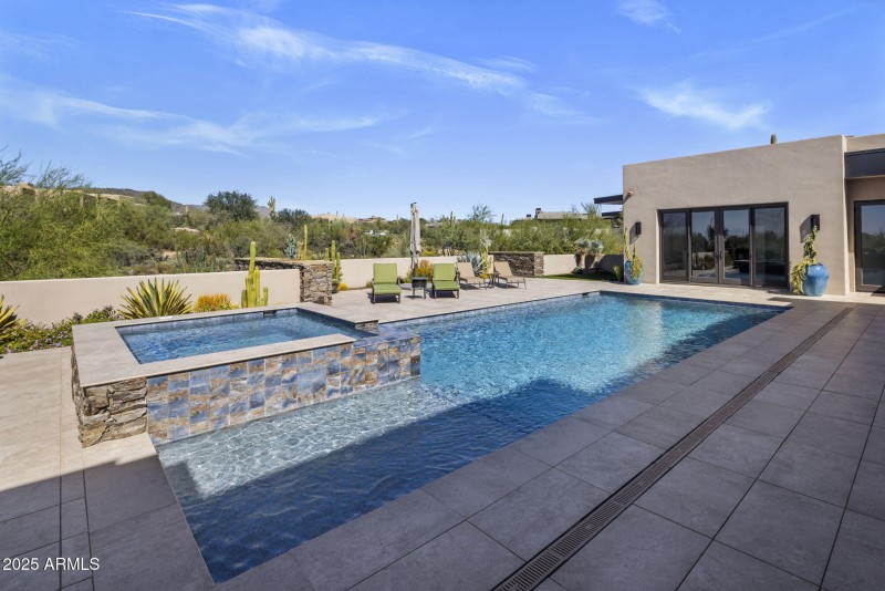 9180 E HAPPY HOLLOW DR