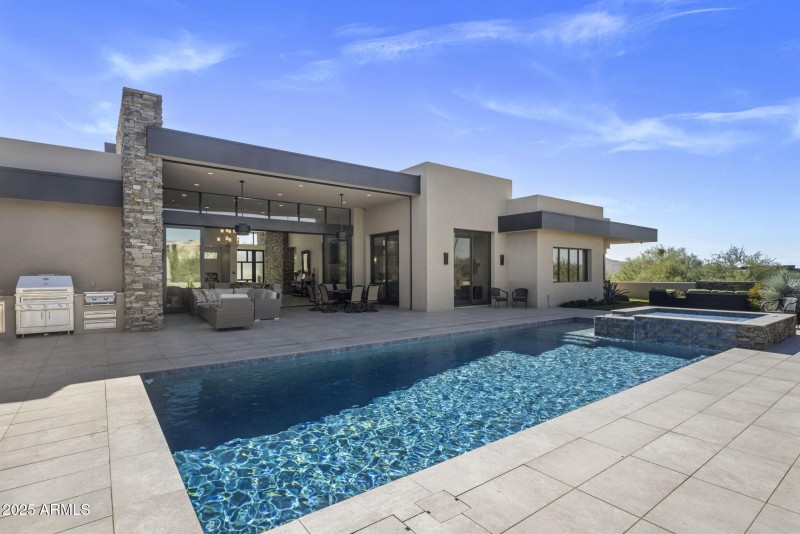 9180 E HAPPY HOLLOW DR