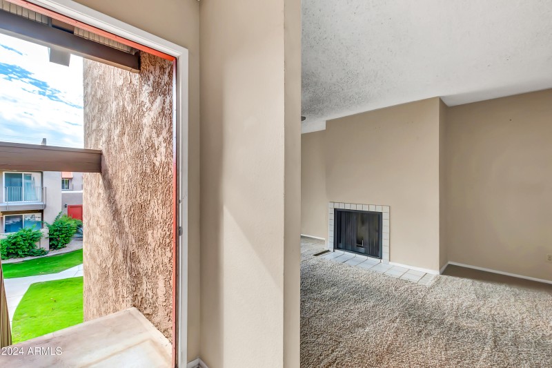 5525 E Thomas Rd F9-11