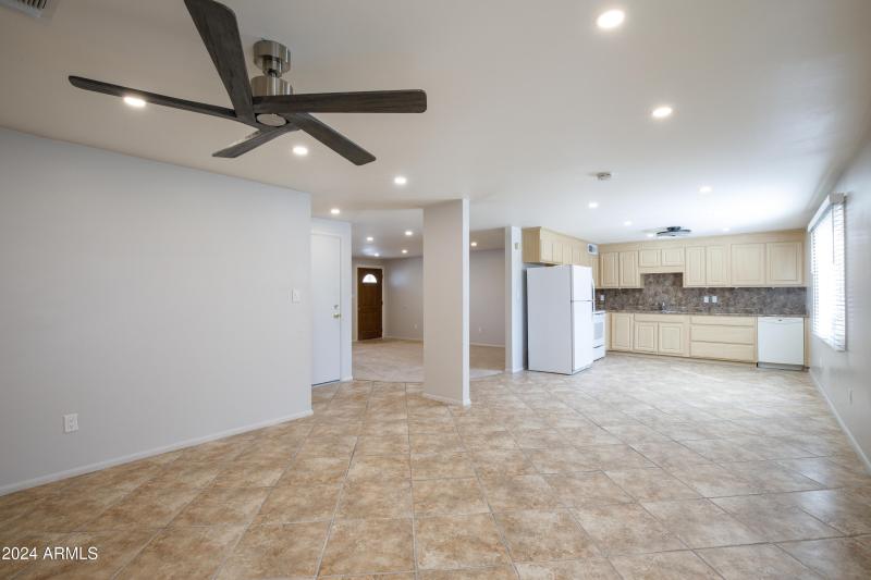 14225 N 39th Way-7