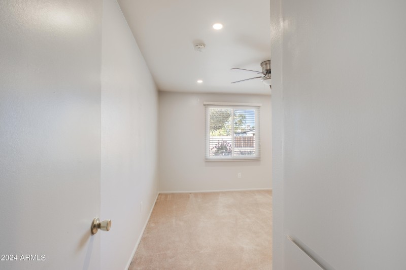 14225 N 39th Way-15