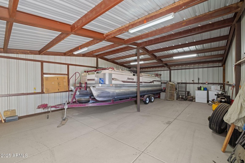 DETACHED ENCLOSED GARAGE