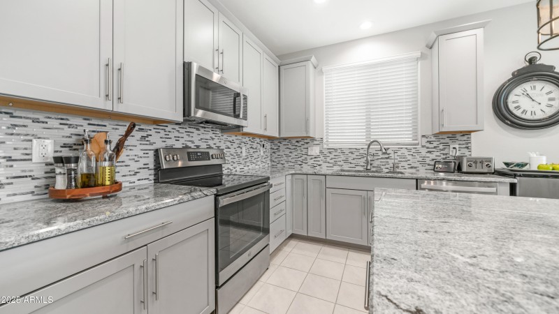 40410 W Haley Dr (13)