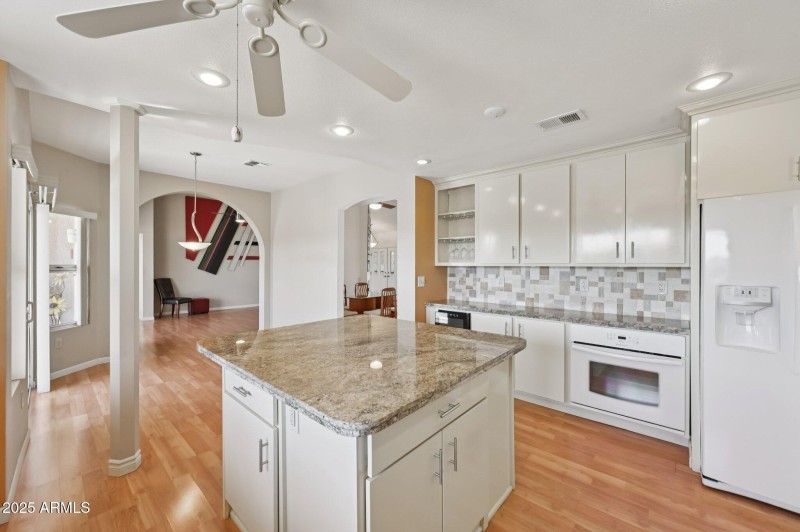 25-web-or-mls-W Circle Ridge Dr-S0810-02