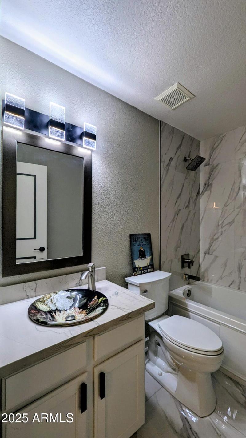 PXL_20250928_185504591~2