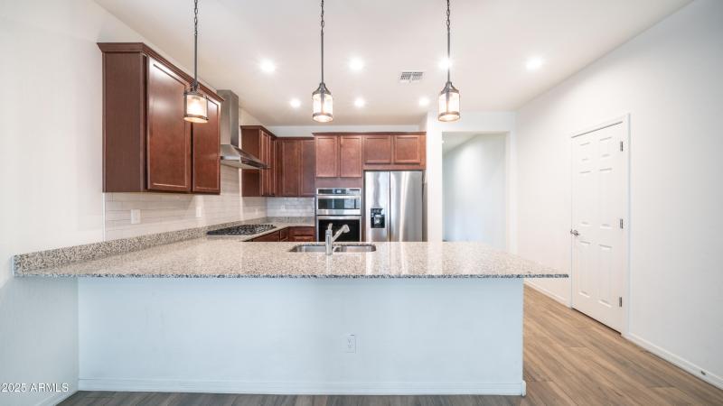 10872 W Marshall Ave-7