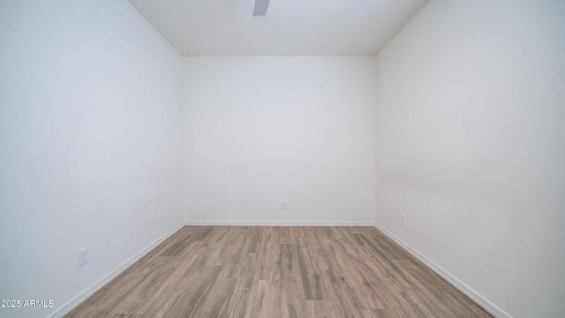 10872 W Marshall Ave-12