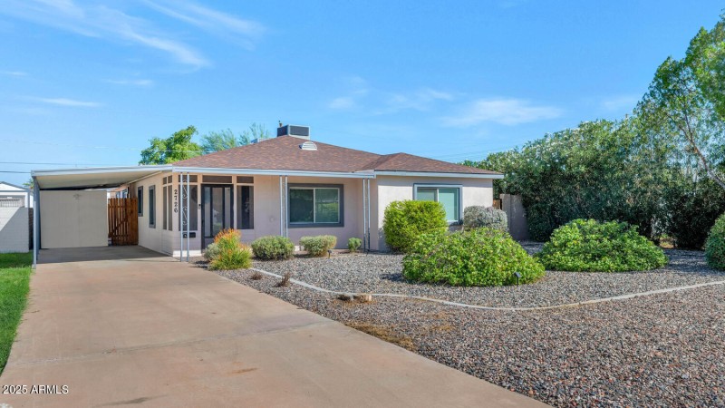 2726 E Fairmount Ave