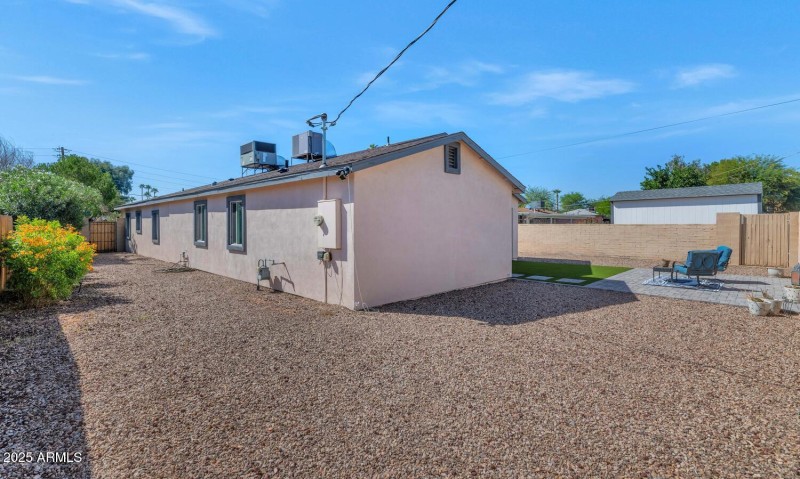 2726 E Fairmount Ave