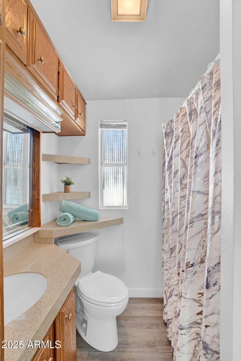 18-web-or-mls-111 S Greenfield Rd 420-18