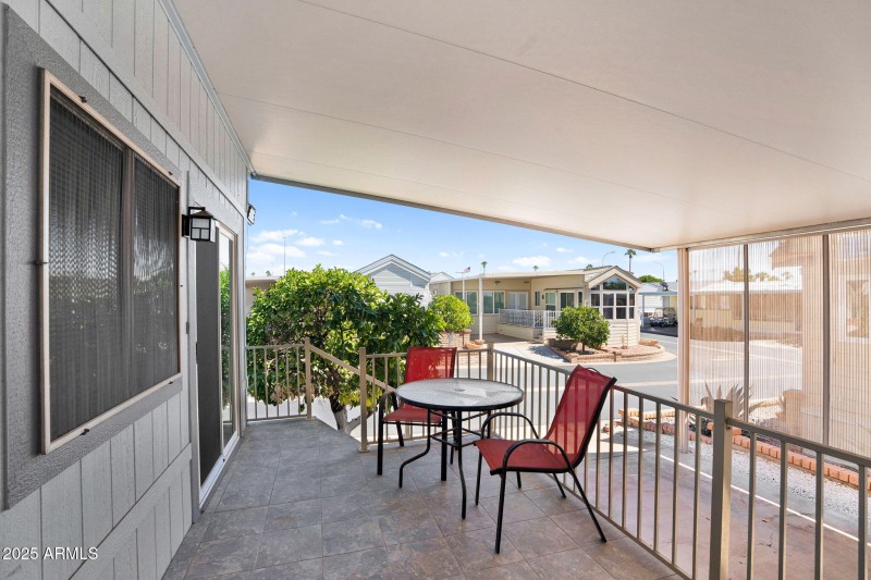 21-web-or-mls-111 S Greenfield Rd 420-21