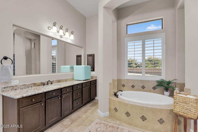 024_33-web-or-mls-33-web-or-mls-201st-47