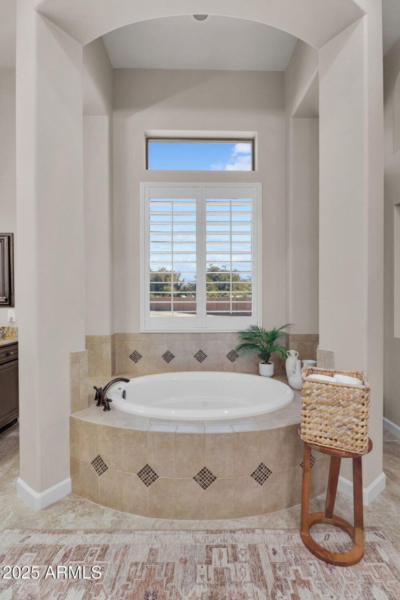 025_34-web-or-mls-34-web-or-mls-201st-42