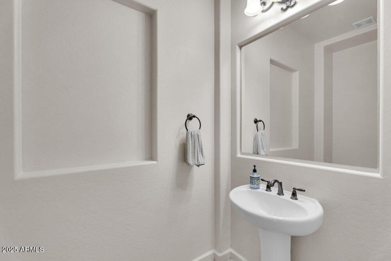 042_46-web-or-mls-46-web-or-mls-201st-51