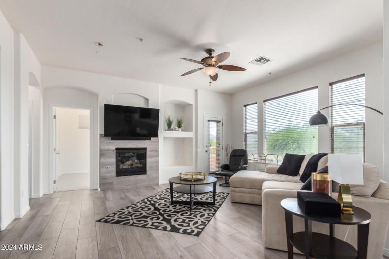 0012-12 - Grayhawk #2000