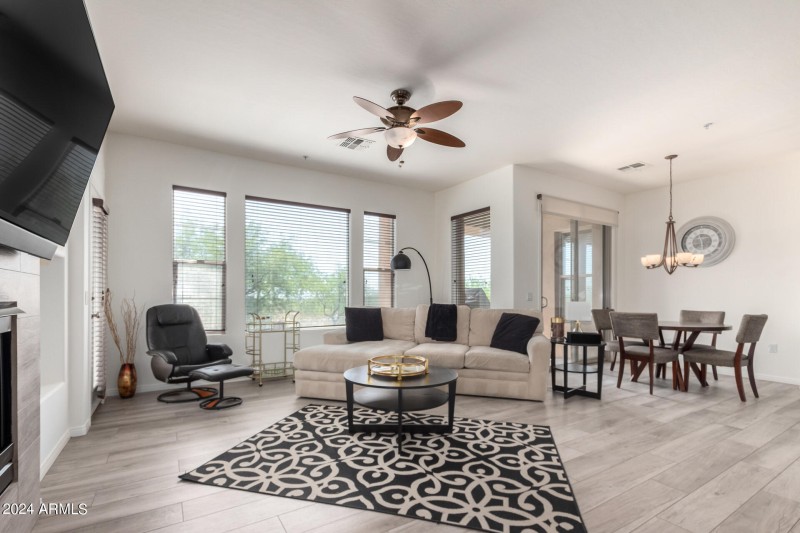 0014-14 - Grayhawk #2000