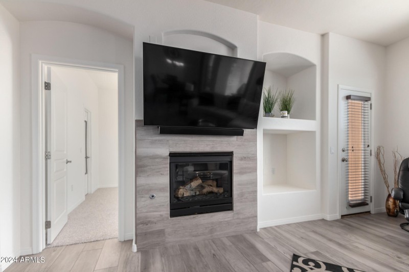 0017-17 - Grayhawk #2000