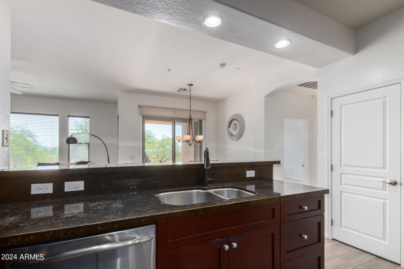 0023-23 - Grayhawk #2000