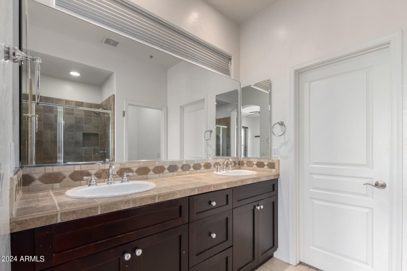 0029-29 - Grayhawk #2000