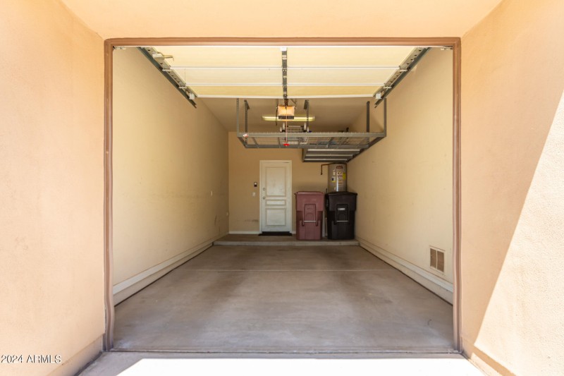 0038-38 - Grayhawk #2000