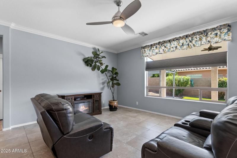 004__11209 E Ocaso Ave