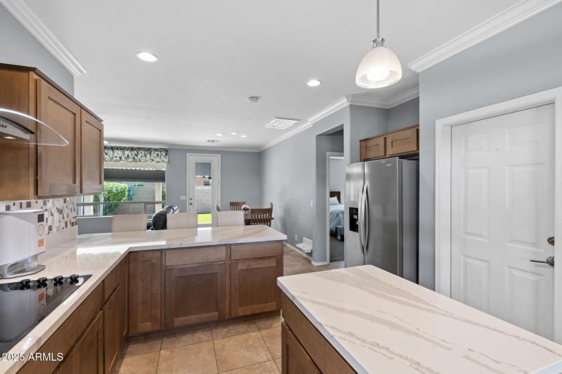 016__11209 E Ocaso Ave