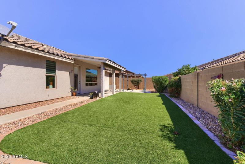 017__11209 E Ocaso Ave