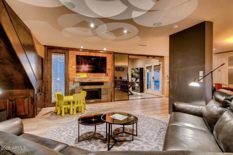 6521 E Beverly Ln Scottsdale-large-002-5