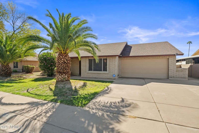 3-web-or-mls-6131 W Desert Hills Dr--2