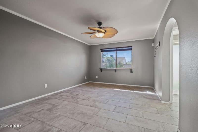 7-web-or-mls-6131 W Desert Hills Dr--22