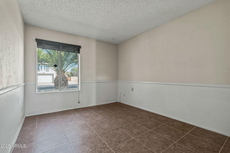 13-web-or-mls-6131 W Desert Hills Dr--28