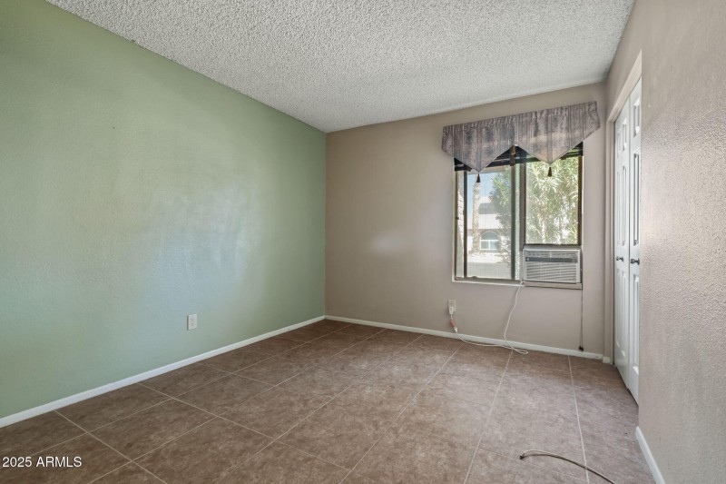 15-web-or-mls-6131 W Desert Hills Dr--30