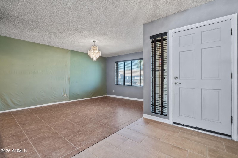 18-web-or-mls-6131 W Desert Hills Dr--37