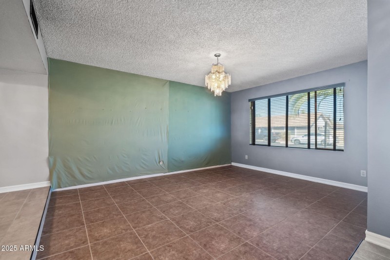 19-web-or-mls-6131 W Desert Hills Dr--38