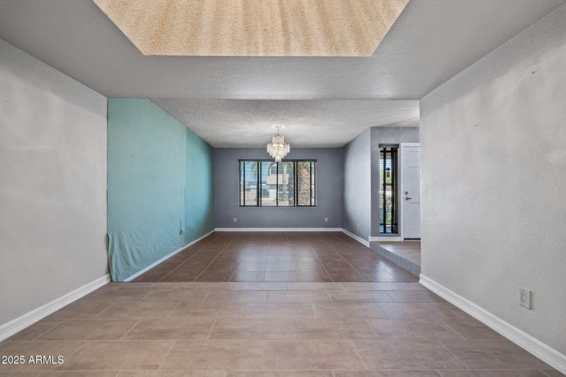 23-web-or-mls-6131 W Desert Hills Dr--42