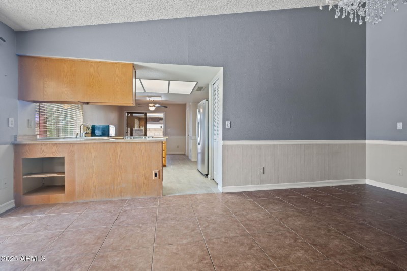 28-web-or-mls-6131 W Desert Hills Dr--44