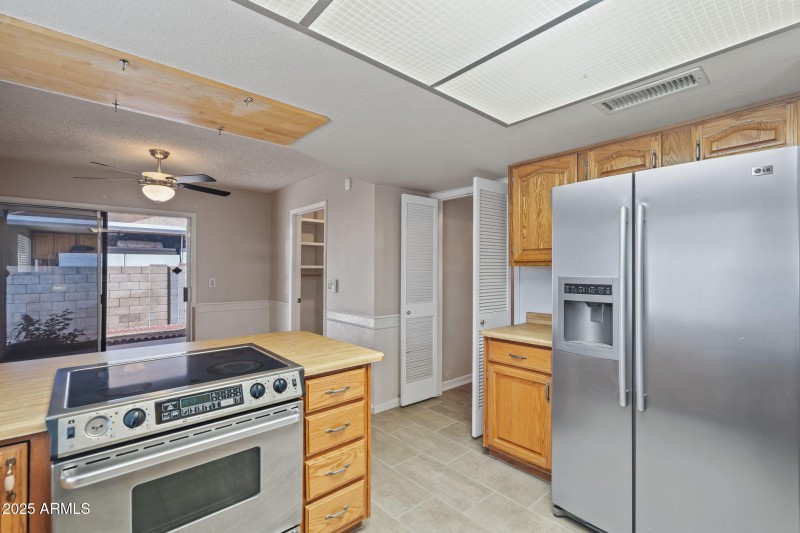 34-web-or-mls-6131 W Desert Hills Dr--49