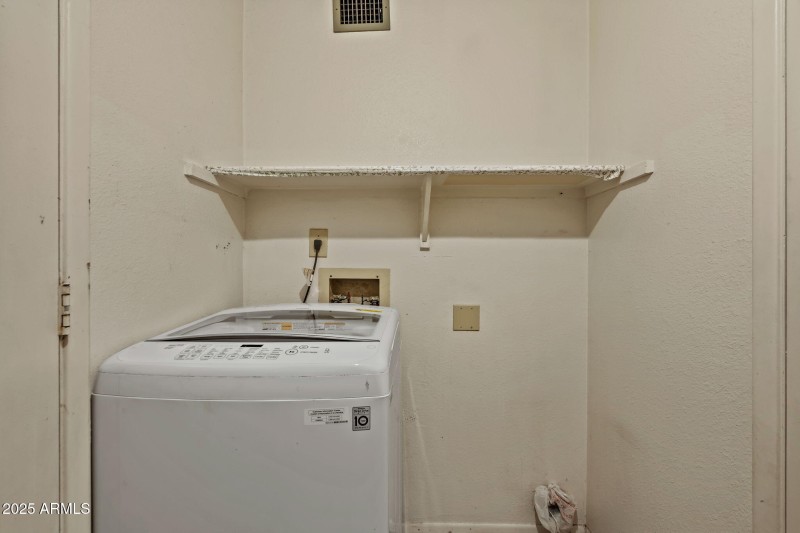 41-web-or-mls-6131 W Desert Hills Dr--56