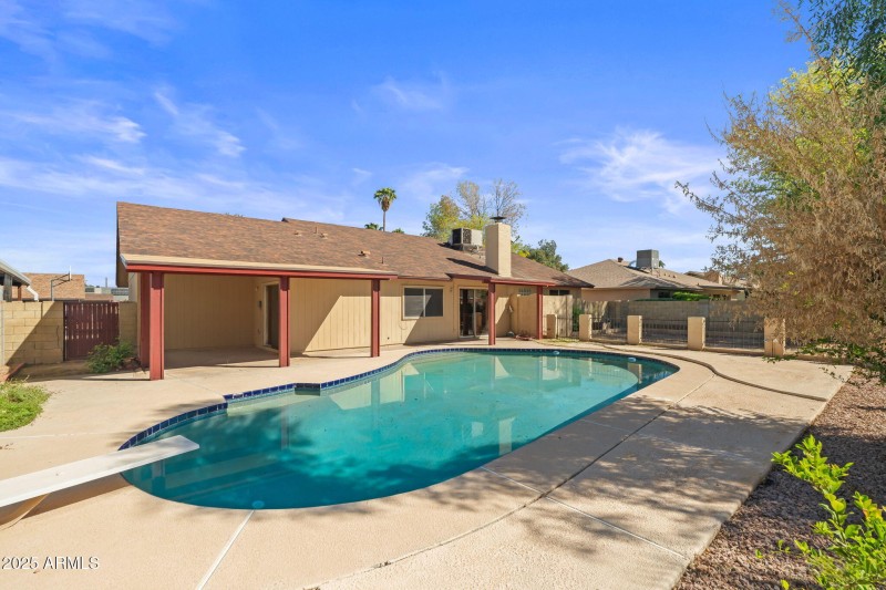 48-web-or-mls-6131 W Desert Hills Dr--12