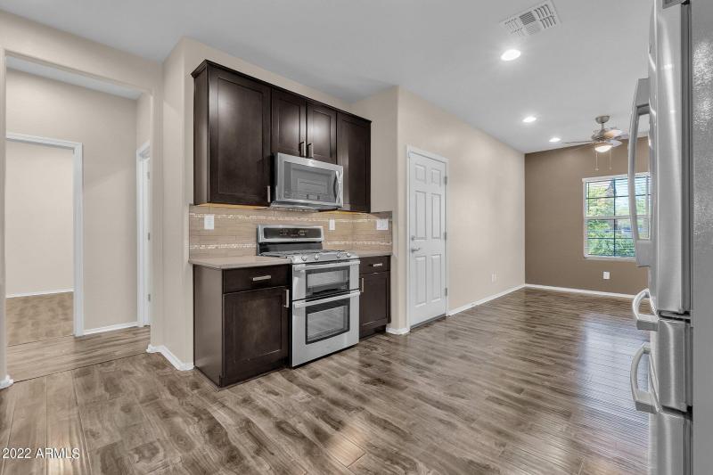 8-web-or-mls-10807-w-el-cortez-pl