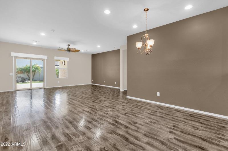 18-web-or-mls-10807-w-el-cortez-pl