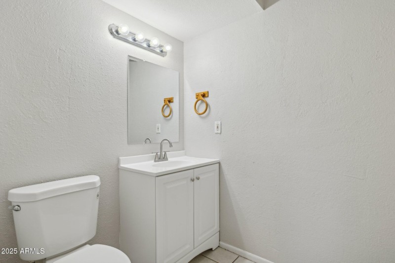 11-web-or-mls-5742-n-43rd-dr