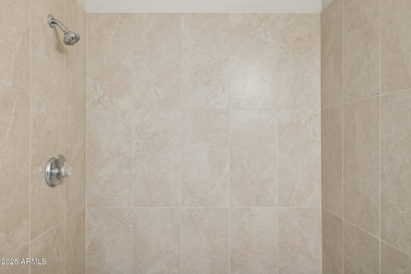 17-web-or-mls-5742-n-43rd-dr