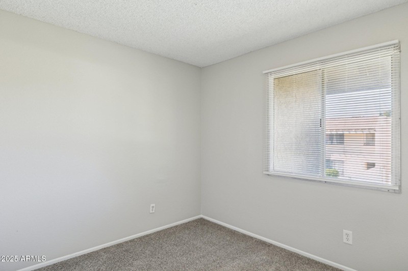 24-web-or-mls-5742-n-43rd-dr