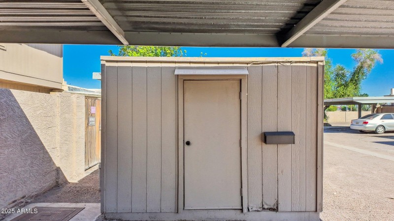 30-web-or-mls-5742-n-43rd-dr