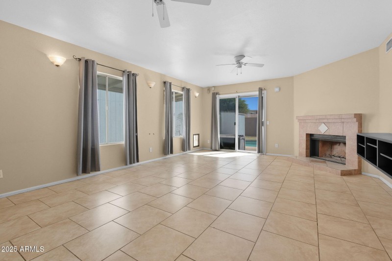 4-web-or-mls-7039 S 41st Pl-4