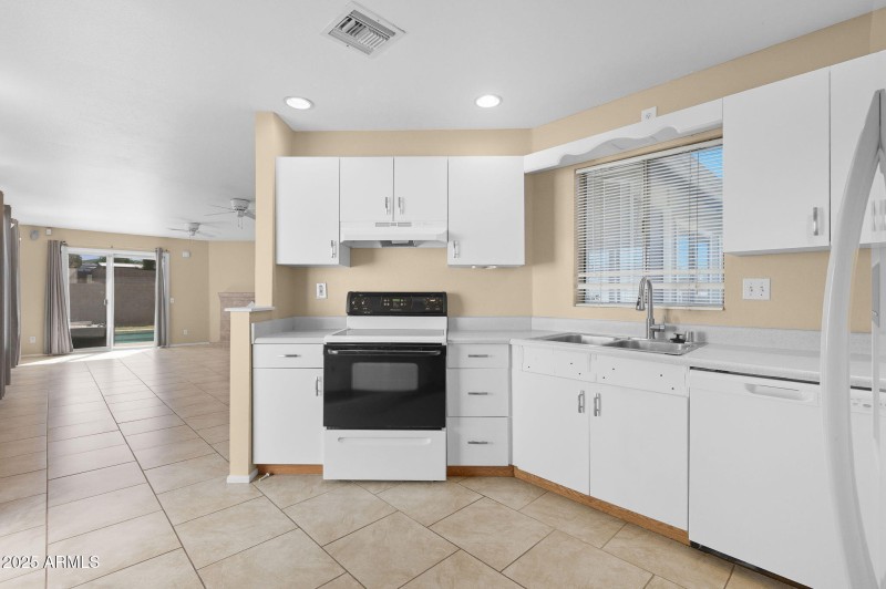 7-web-or-mls-7039 S 41st Pl-7